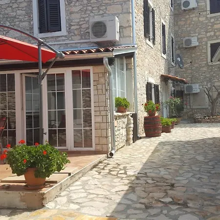 Holiday home Istrska Kamnita Hisa Soncni Medulin