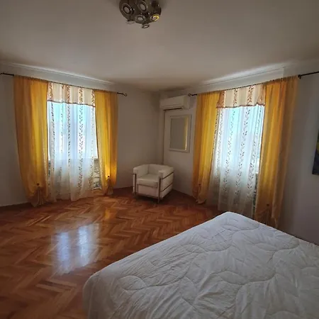 Istrska Kamnita Hisa Soncni *