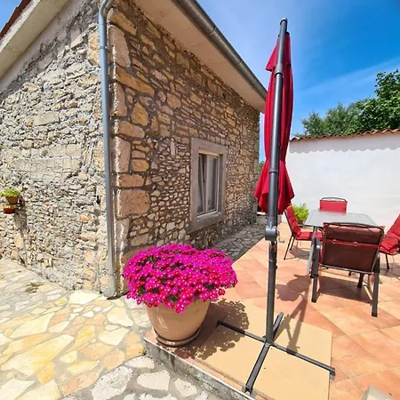 Holiday home Istrska Kamnita Hisa Soncni Medulin