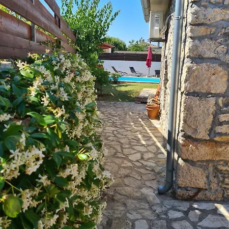 Ferienhaus Istrska Kamnita Hisa Soncni Medulin